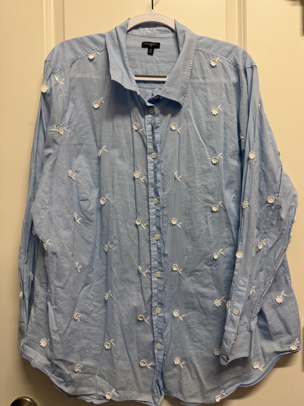 ✨ Pick 3 for $15 ✨ Talbots Blue Button-Down Shirt with White Floral Embroidery